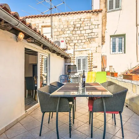 Lct Alberti Palace * سبليت